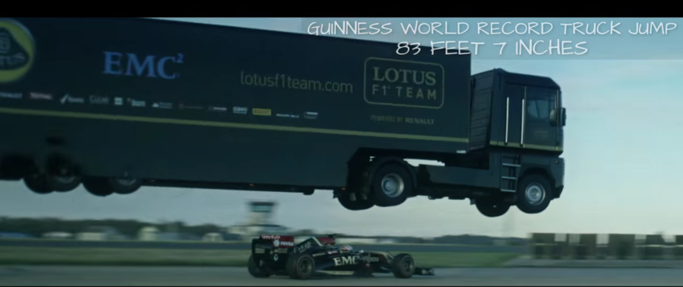 Lotus f1 truck jump w1400