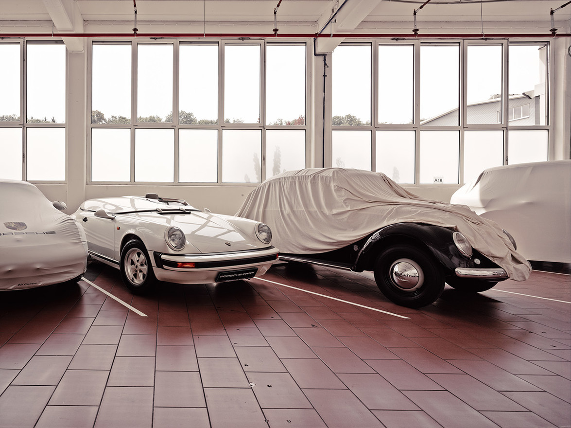 Porsche warehouse 1 w1400