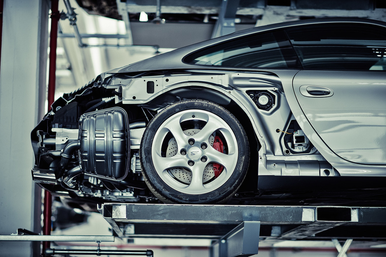 Porsche cutaway side w1400