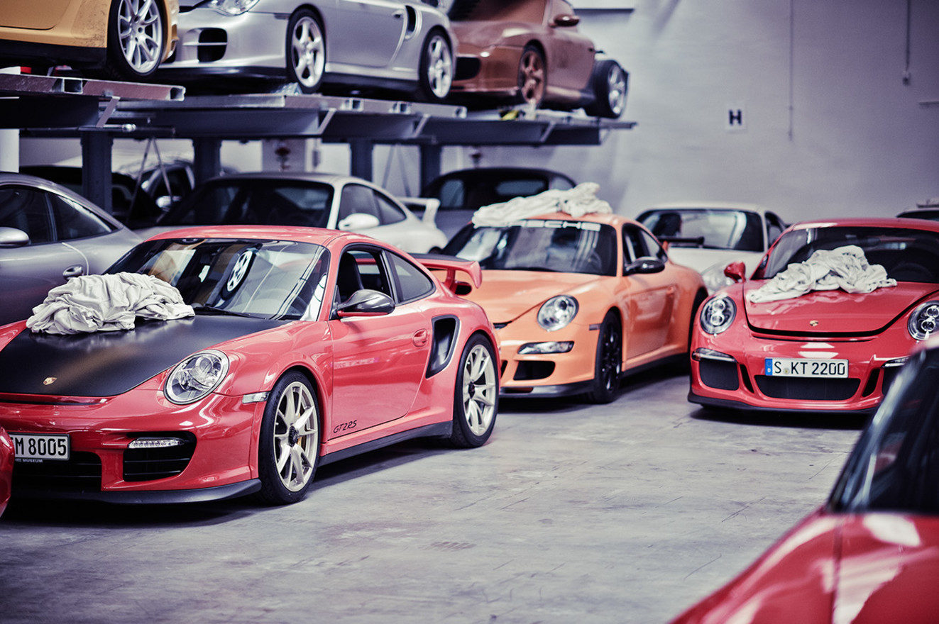 Porsche warehouse 2 w1400
