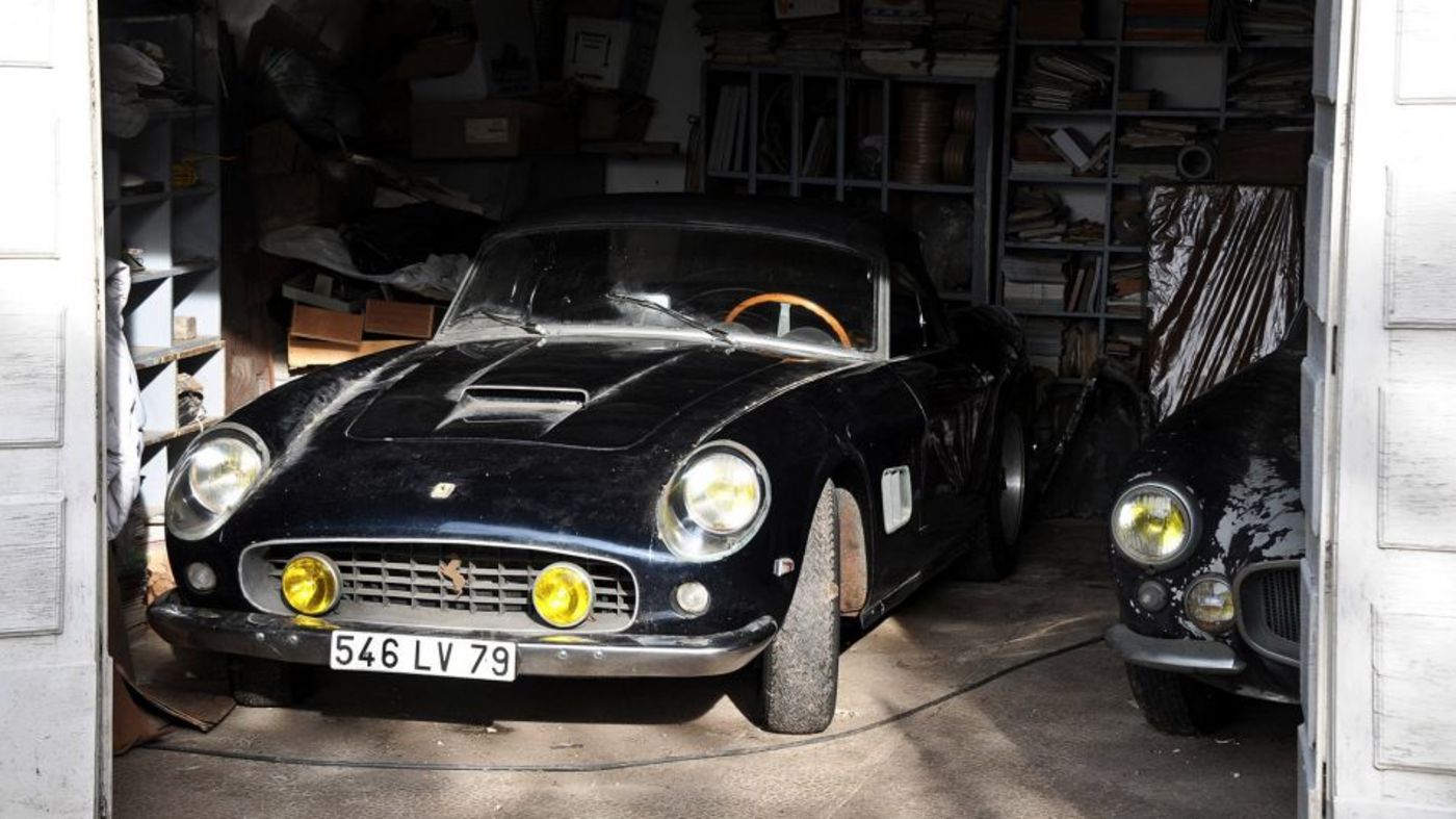 French barn ferrari california w1400