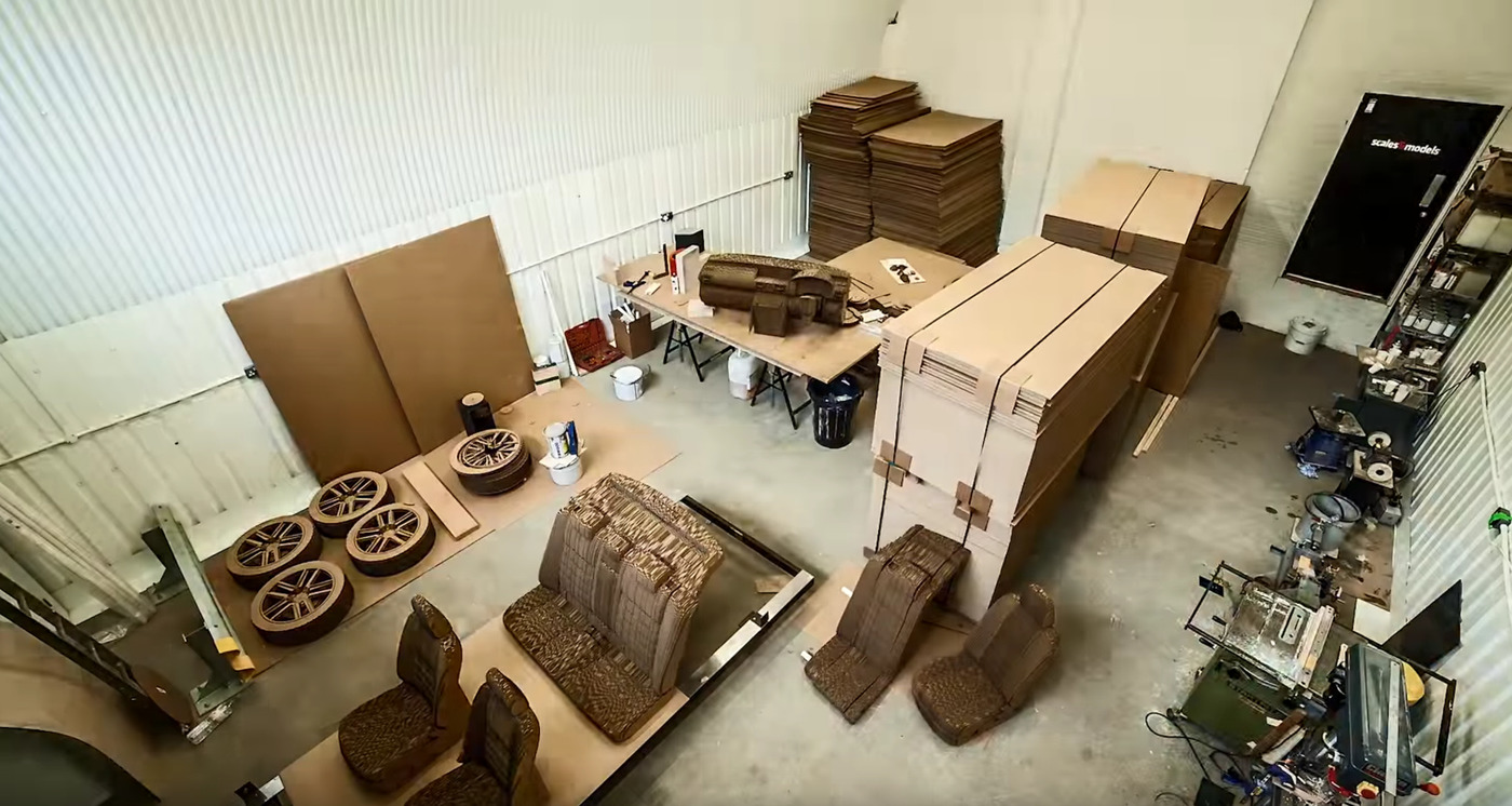 Cardboard car workshop w1400